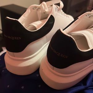 Alexander Mcqueens no box